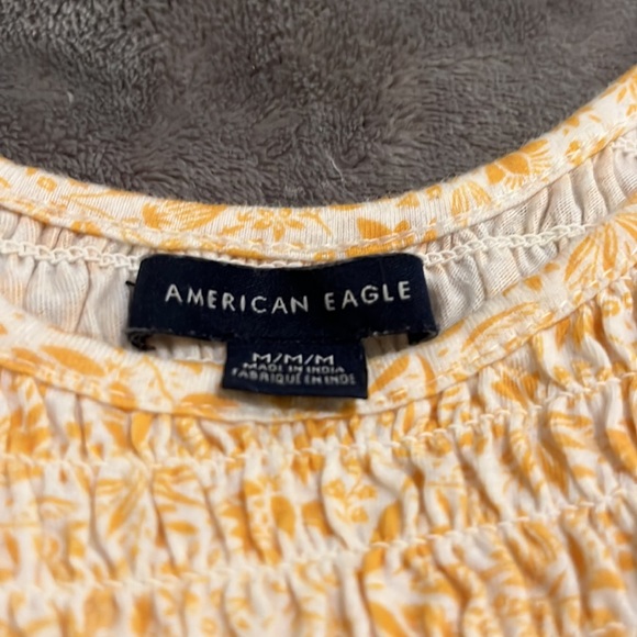 American Eagle Yellow Crop Top Size Medium 💛 - Picture 4 of 4